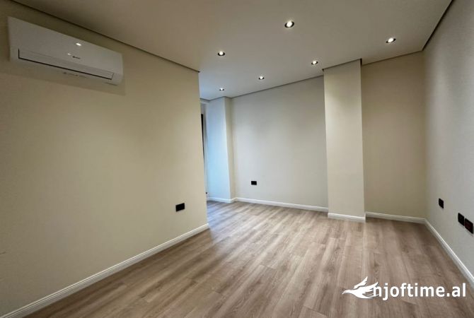 Ambient biznesi me qera 3+1 ne Tirane - 1,500 Euro