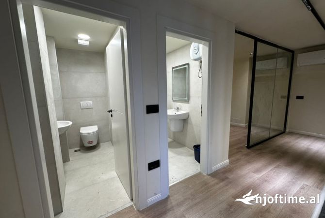 Ambient biznesi per qera, Myslym Shyri