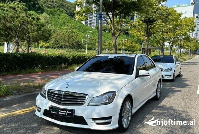 Makina ne shitje  ne Tirane - 9,500 Euro