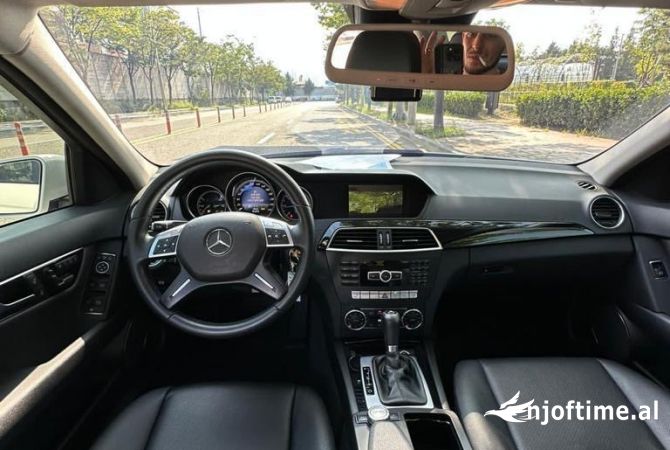 Makina ne shitje  ne Tirane - 9,500 Euro