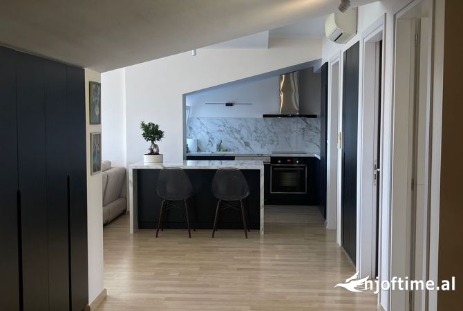 Shtepi ne shitje Apartament ne Tirane, 2+1, Mobilimi E mobiluar, Pagesa 420,000  Euro.