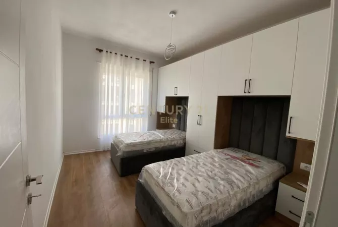 Shtepi me qera Apartament ne Tirane, 2+1, Mobilimi E mobiluar, Pagesa 700  Euro.