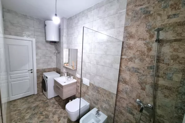 Shtepi ne shitje Apartament ne Tirane, 2+1, Mobilimi E mobiluar, Pagesa 155,000  Euro.