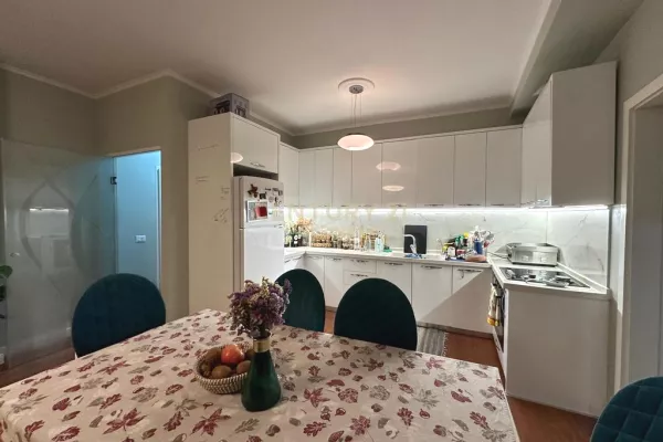 Shtepi me qera Apartament ne Tirane, 2+1, Mobilimi E mobiluar, Pagesa 600  Euro.