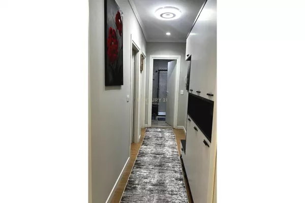 Shtepi me qera 2+1 ne Tirane - 800 Euro