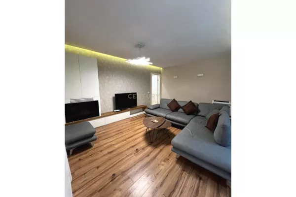 Shtepi me qera 2+1 ne Tirane - 1,100 Euro