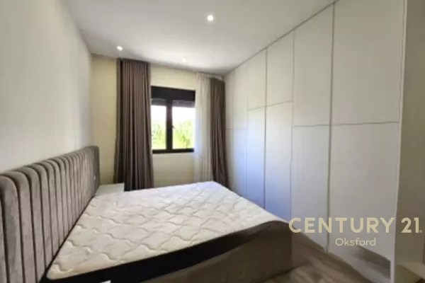 Shtepi me qera Apartament ne Tirane, 2+1, Mobilimi E mobiluar, Pagesa 700  Euro.