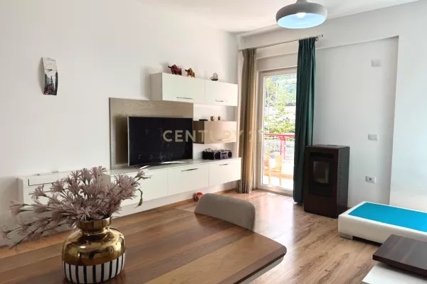 Shtepi me qera Apartament ne Tirane, 2+1, Mobilimi E mobiluar, Pagesa 750  Euro.