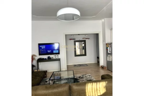 Shtepi me qera 2+1 ne Tirane - 750 Euro