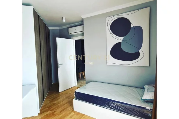 Shtepi me qera 2+1 ne Tirane - 800 Euro