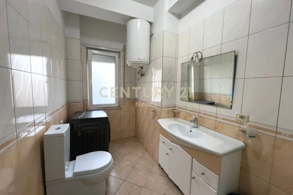 Shtepi me qera Apartament ne Tirane, 2+1, Mobilimi E mobiluar, Pagesa 700  Euro.