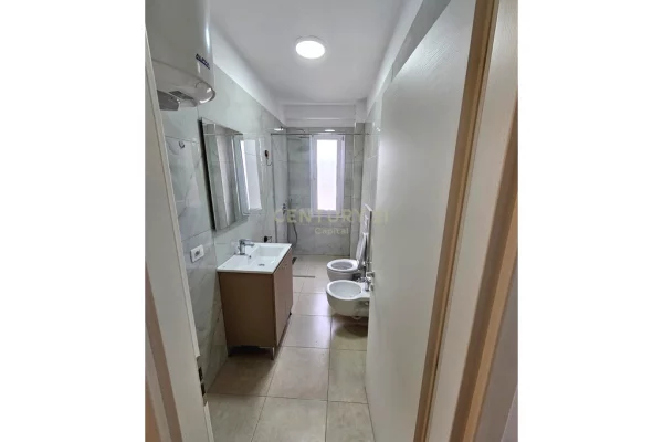 Shtepi me qera Apartament ne Tirane, 2+1, Mobilimi E mobiluar, Pagesa 65,000  Leke.