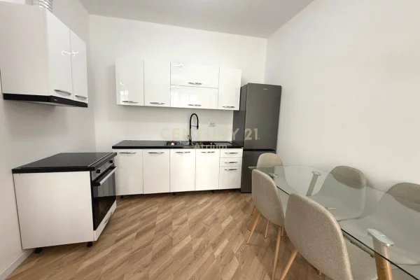 Shtepi me qera 3+1 ne Tirane - 600 Euro