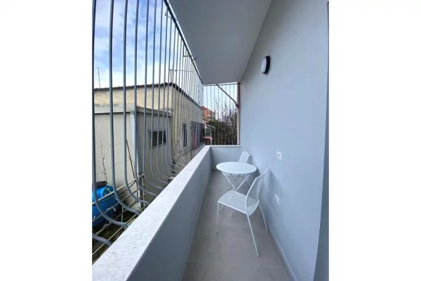 Shtepi me qera Apartament ne Tirane, 2+1, Mobilimi E mobiluar, Pagesa 700  Euro.