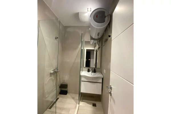 Shtepi me qera Apartament ne Tirane, 2+1, Mobilimi E mobiluar, Pagesa 700  Euro.