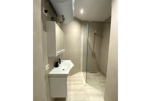 Shtepi me qera Apartament ne Tirane, 2+1, Mobilimi E mobiluar, Pagesa 700  Euro.