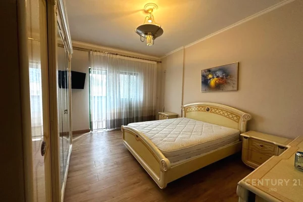 Shtepi me qera 2+1 ne Tirane - 900 Euro