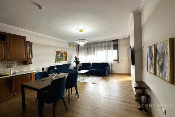 Shtepi me qera 2+1 ne Tirane - 900 Euro