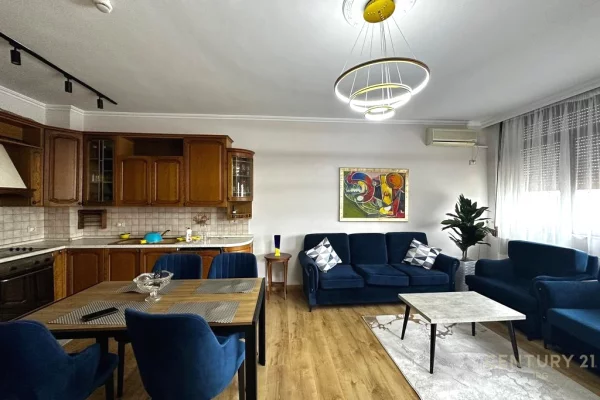 Shtepi me qera 2+1 ne Tirane - 900 Euro