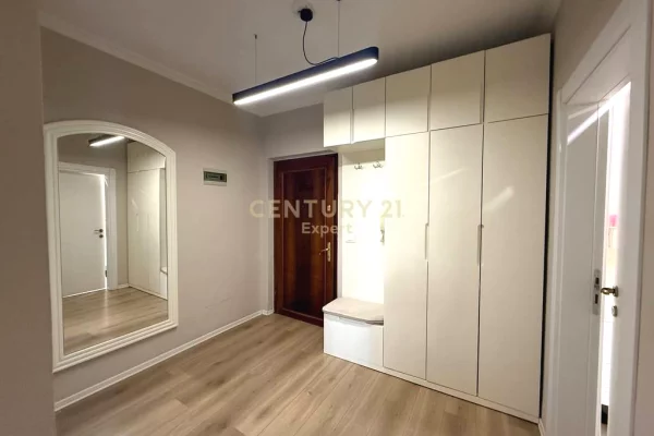 Shtepi me qera 1+1 ne Tirane - 80,000 Leke