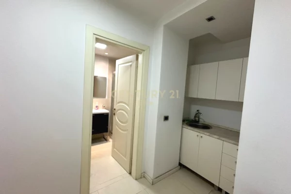 Jepet ambient me qira tek Ambasador 1, prane liceut artistik