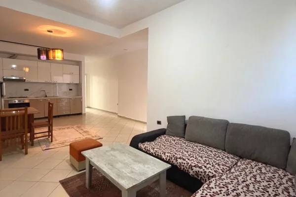 Shtepi ne shitje Apartament ne Tirane, 1+1, Mobilimi E mobiluar, Pagesa 72,000  Euro.