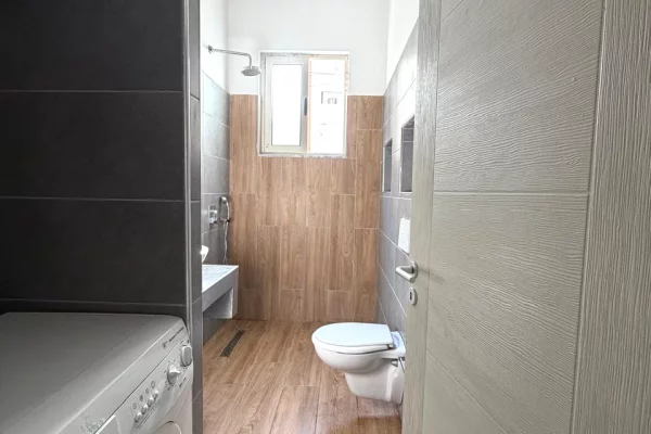 Shtepi ne shitje Apartament ne Tirane, 1+1, Mobilimi E mobiluar, Pagesa 72,000  Euro.