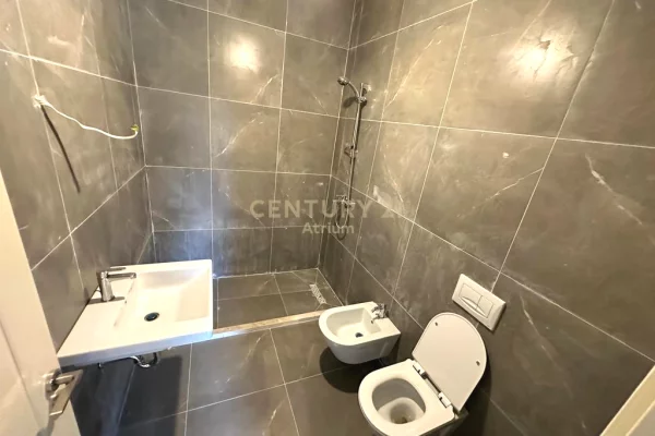 Shtepi ne shitje Apartament ne Tirane, 2+1, Mobilimi Bosh, pa mobiluar, Pagesa 190,000  Euro.