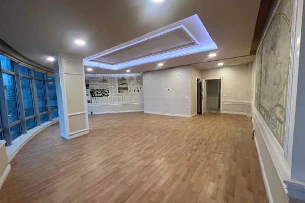 Ambient biznesi me qera 3+1 ne Tirane - 3,000 Euro