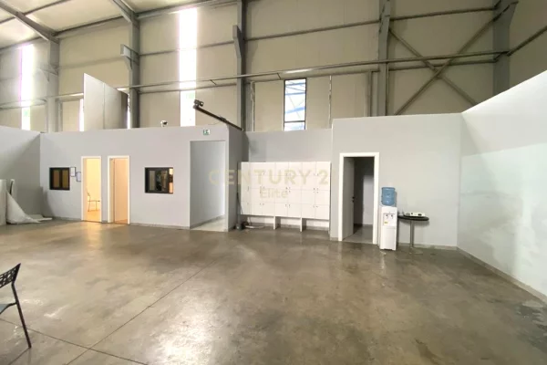 Ambient biznesi me qera 4+1 ne Tirane - 3,000 Euro