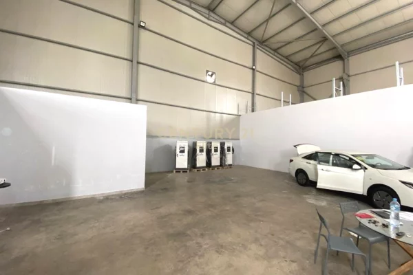 Ambient biznesi me qera 4+1 ne Tirane - 3,000 Euro