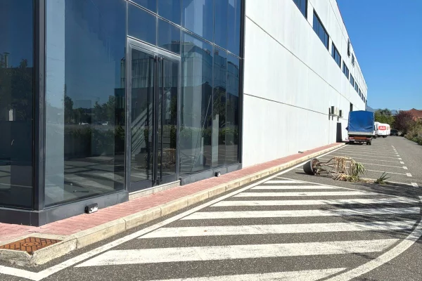 Ambient biznesi me qera 3+1 ne Tirane - 1,500 Euro