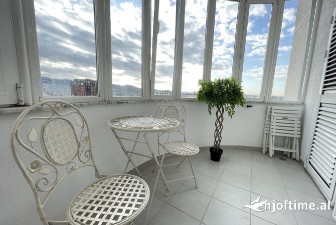 Shtepi me qera Apartament ne Tirane, 2+1, Mobilimi E mobiluar, Pagesa 1,300  Euro.