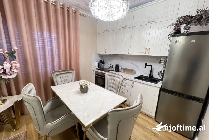 Shtepi me qera 2+1 ne Tirane - 1,300 Euro