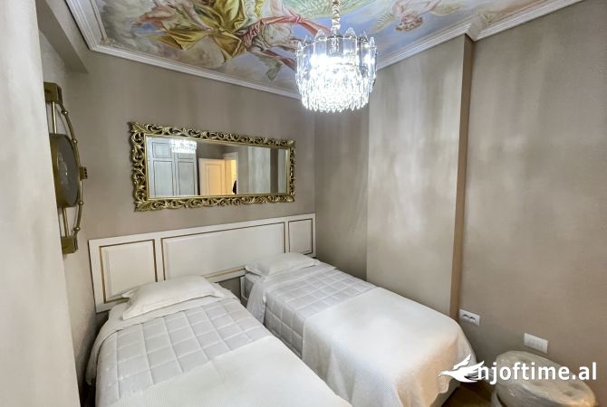 Shtepi me qera Apartament ne Tirane, 2+1, Mobilimi E mobiluar, Pagesa 1,300  Euro.