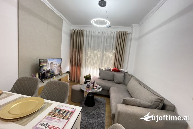 Shtepi me qera 2+1 ne Tirane - 700 Euro