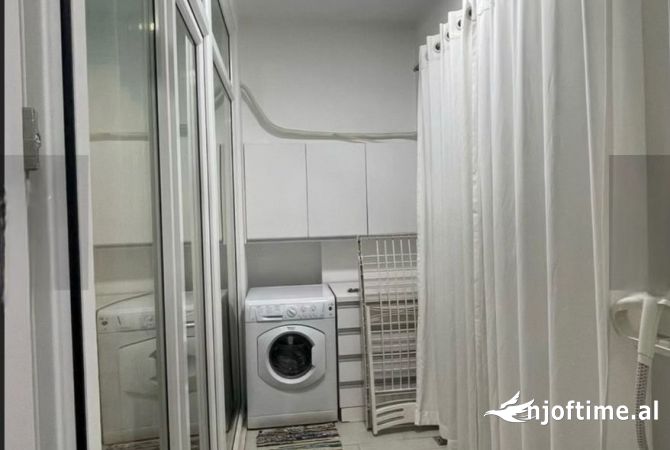 Shtepi me qera Apartament ne Tirane, 1+1, Mobilimi E mobiluar, Pagesa 680  Euro.