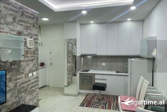 Shtepi me qera 1+1 ne Tirane - 680 Euro