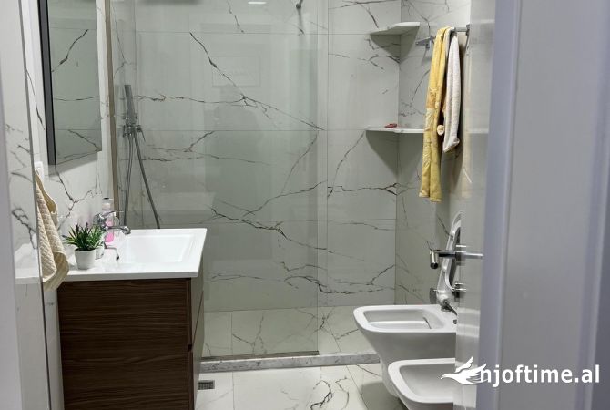 Shtepi me qera Apartament ne Tirane, 1+1, Mobilimi E mobiluar, Pagesa 650  Euro.