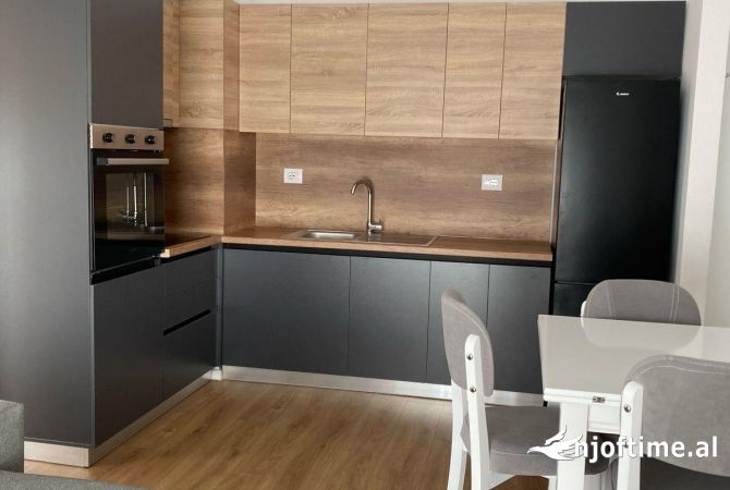 Shtepi me qera 2+1 ne Tirane - 550 Euro