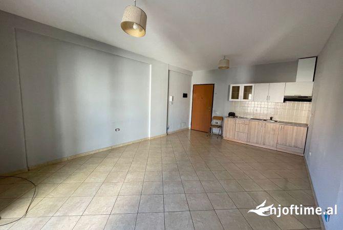 Shtepi me qera 2+1 ne Tirane - 500 Euro