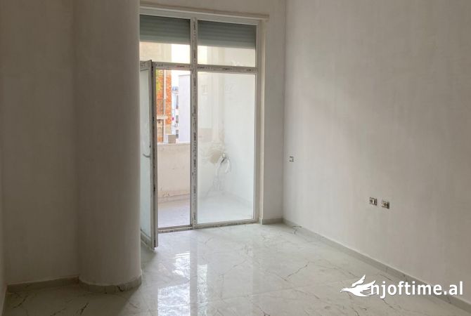 Shtepi ne shitje 1+1 ne Tirane - 210,000 Euro