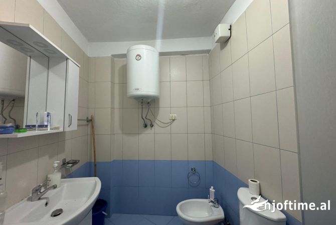 Shtepi ne shitje Apartament ne Tirane, 1+1, Mobilimi E mobiluar, Pagesa 115,000  Euro.