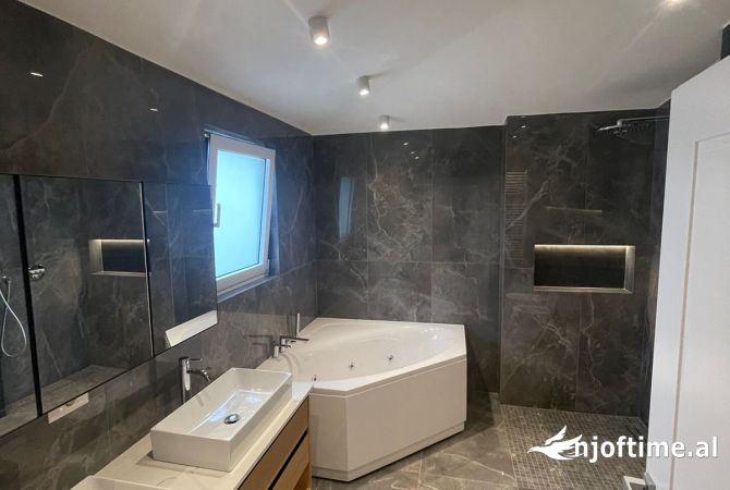 Shtepi ne shitje 5+1 ne Tirane - 650,000 Euro