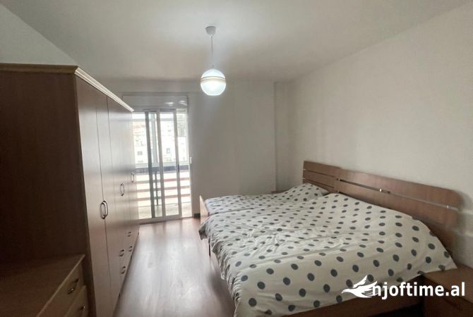 Shtepi me qera Apartament ne Tirane, 1+1, Mobilimi E mobiluar, Pagesa 500  Euro.