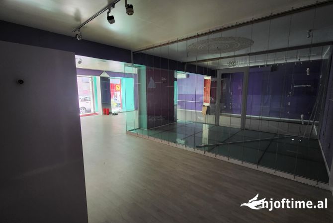 Ambient biznesi me qera 1+1 ne Tirane - 950 Euro