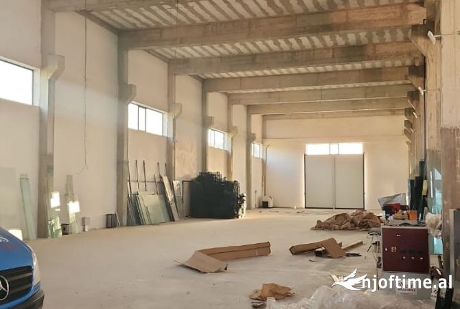 Ambient biznesi me qera 4+1 ne Tirane - 2,000 Euro