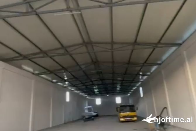 Ambient biznesi me qera 4+1 ne Tirane - 3,000 Euro