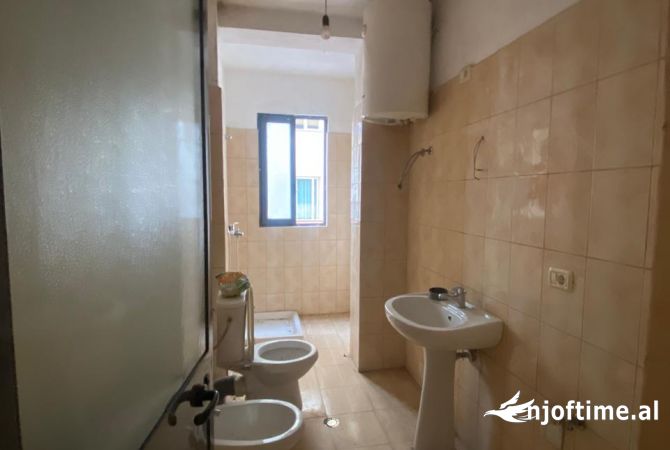 Shtepi ne shitje 3+1 ne Tirane - 100,000 Euro