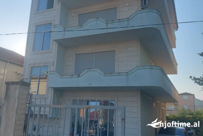 Shtepi ne shitje 7+1 ne Tirane - 430,000 Euro